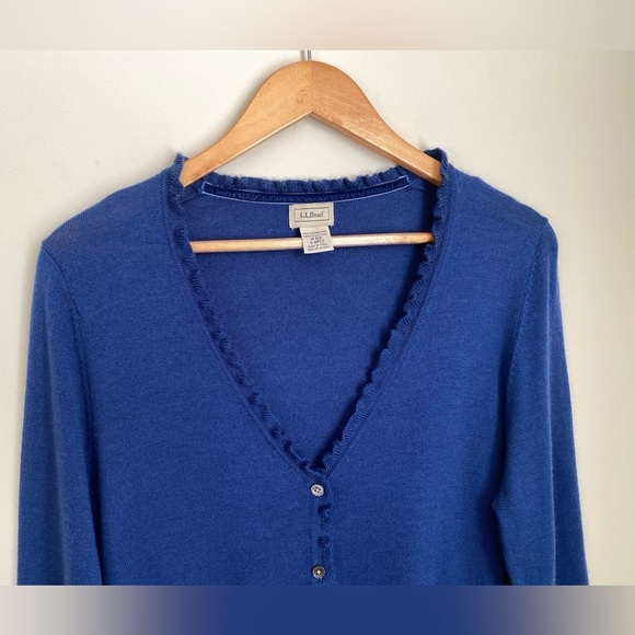 Vintage L.L. Bean Women’s 100% Merino Wool Cardigan Sweater, Navy Blue, Size M - Picture 3 of 7